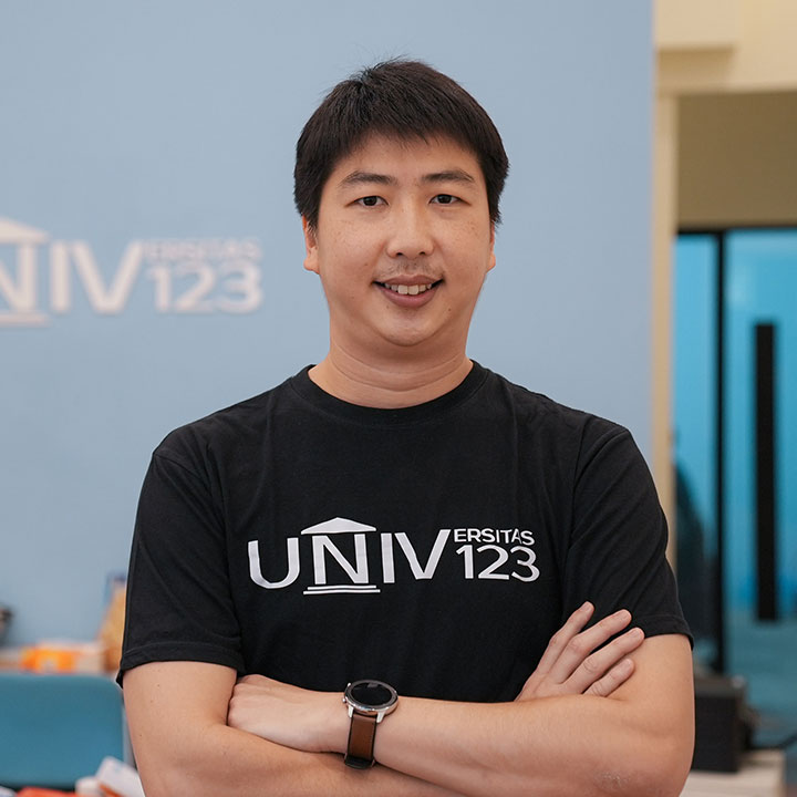 Kevin Putra Wangsa, CEO Universitas123